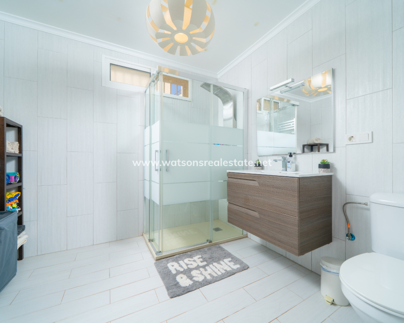 Resale - Detached - Urb. La Marina