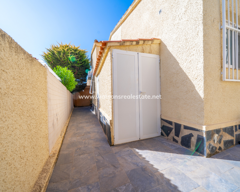 Resale - Detached - Urb. La Marina