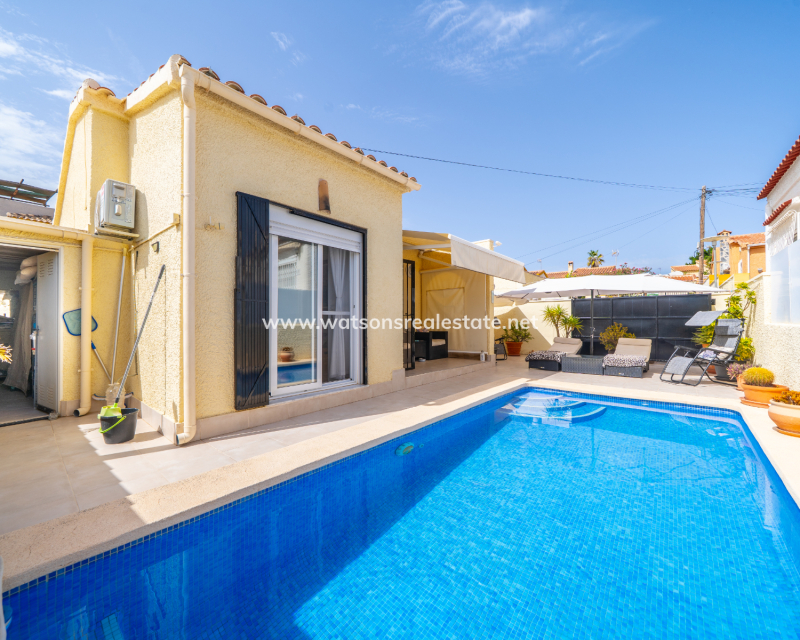 Resale - Detached - Urb. La Marina