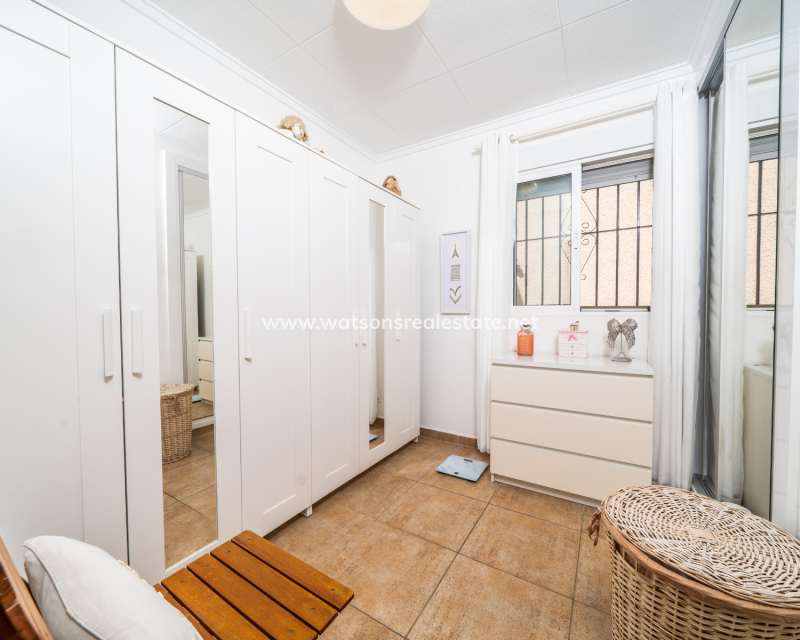 Resale - Detached - Urb. La Marina