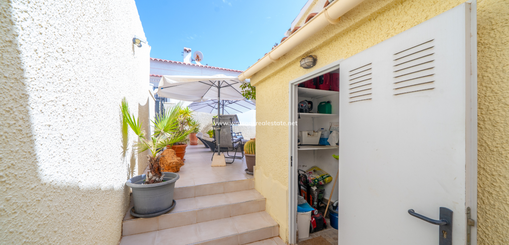 Resale - Detached - Urb. La Marina