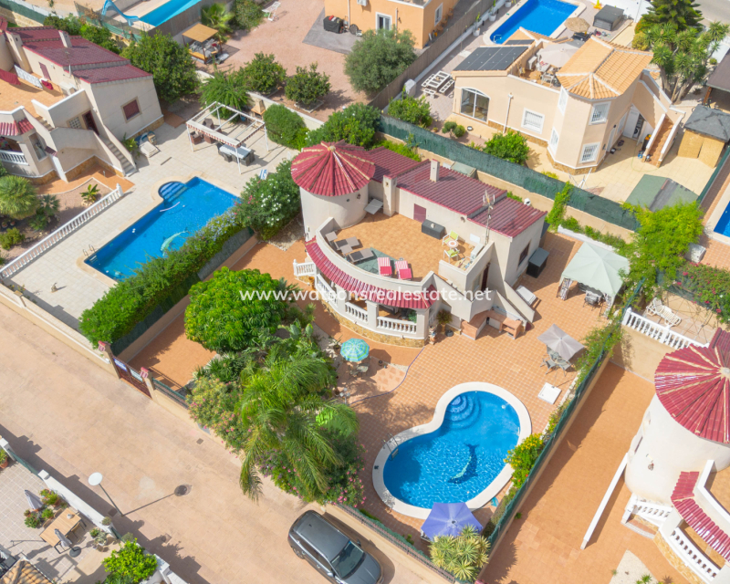 Resale - Detached - Urb. La Marina