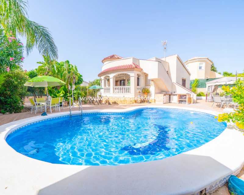 Resale - Detached - Urb. La Marina