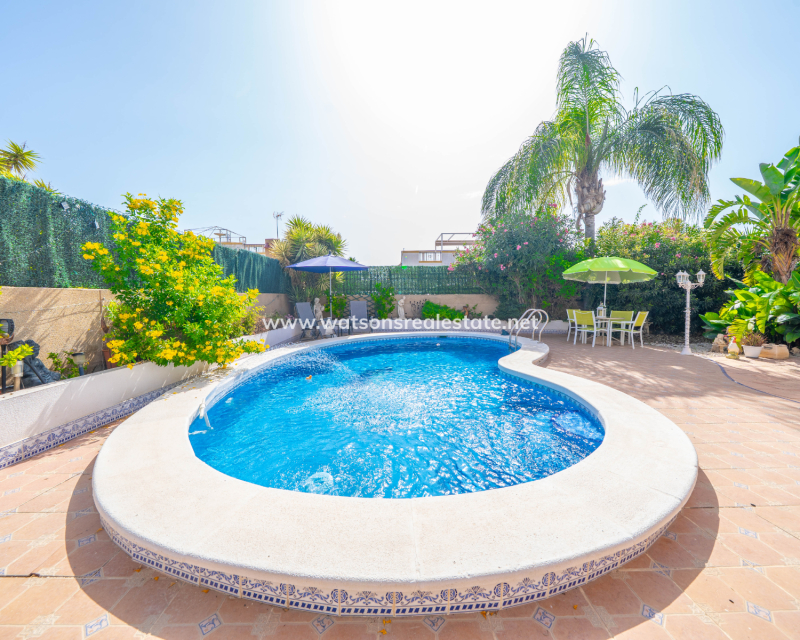 Resale - Detached - Urb. La Marina