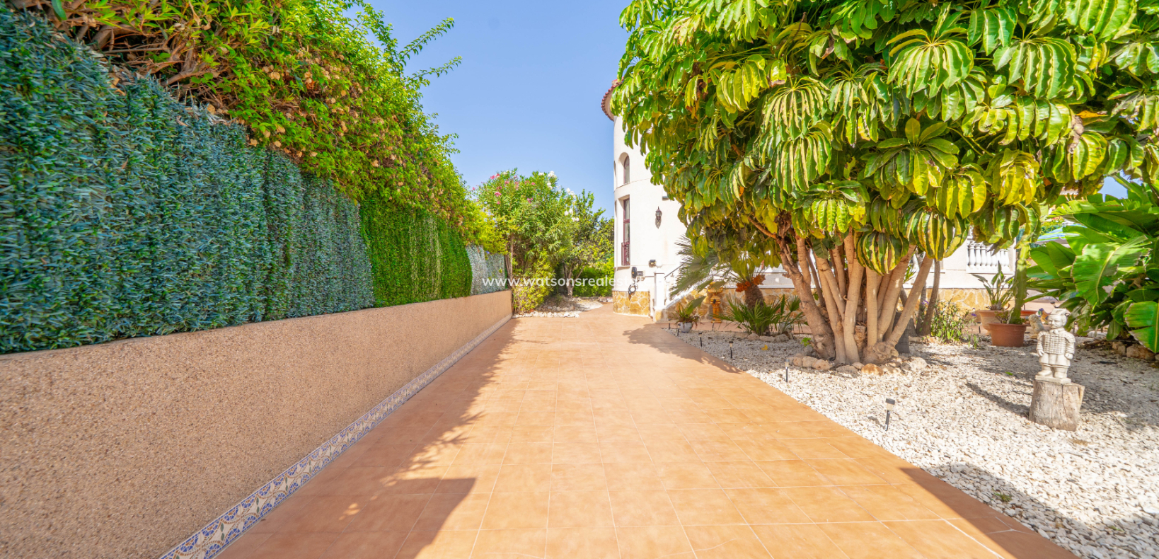 Resale - Detached - Urb. La Marina