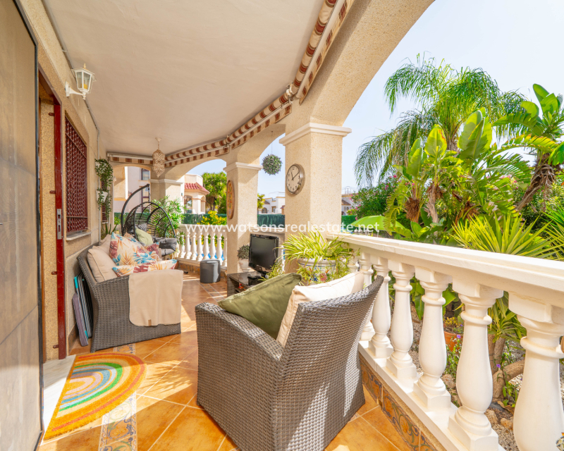 Resale - Detached - Urb. La Marina