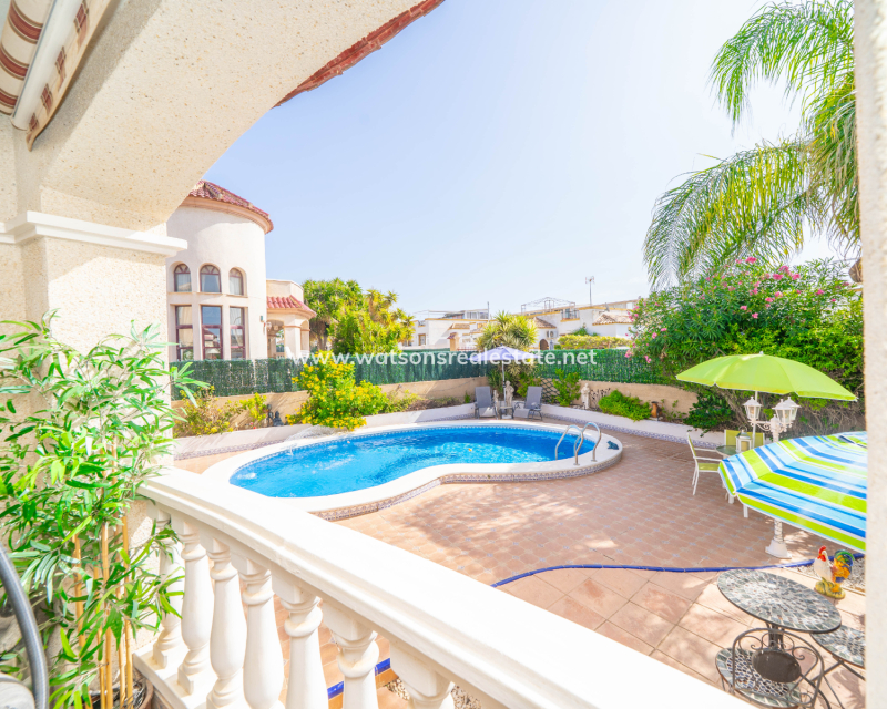 Resale - Detached - Urb. La Marina