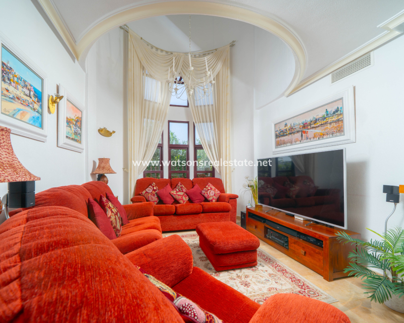 Resale - Detached - Urb. La Marina