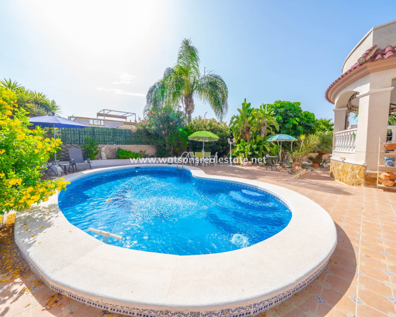Resale - Detached - Urb. La Marina