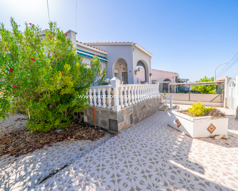 Resale - Detached - Urb. La Marina
