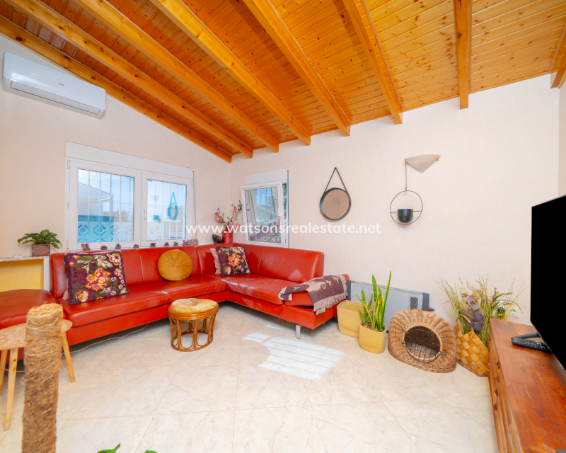 Resale - Detached - Urb. La Marina