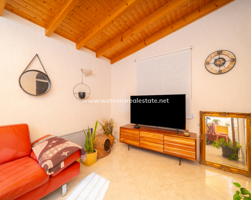 Resale - Detached - Urb. La Marina