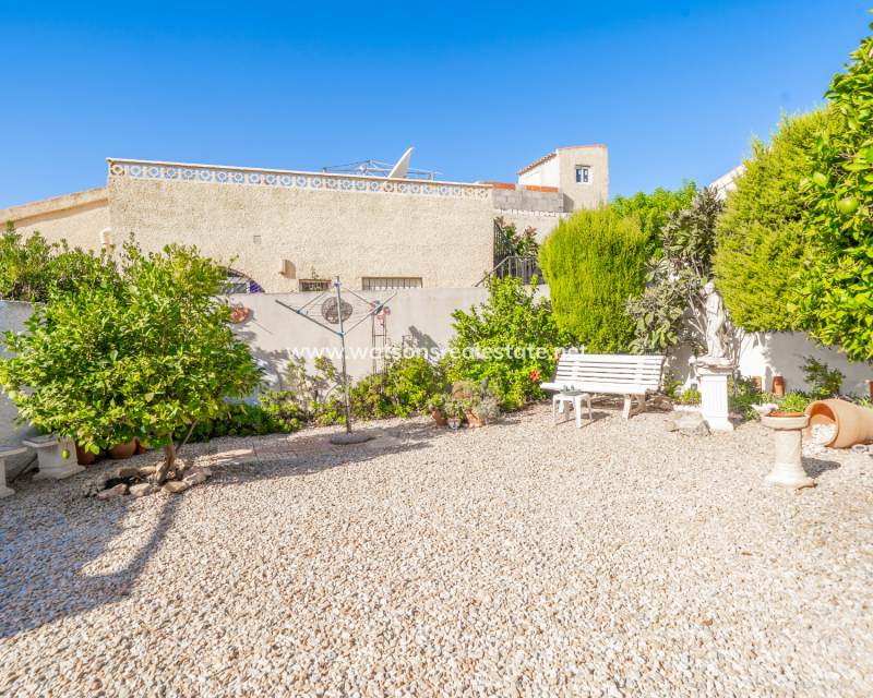 Resale - Detached - Urb. La Marina