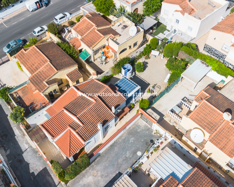 Resale - Detached - Urb. La Marina