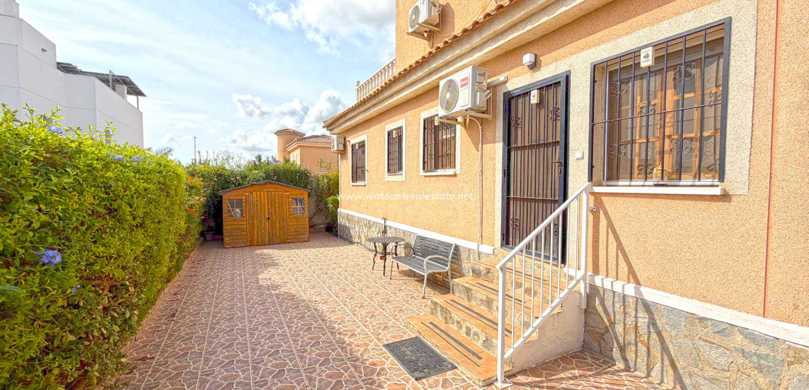 Resale - Detached - Urb. La Marina