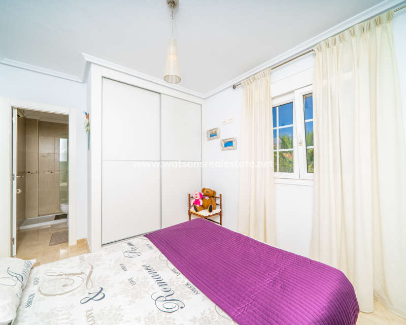 Resale - Detached - Urb. La Marina