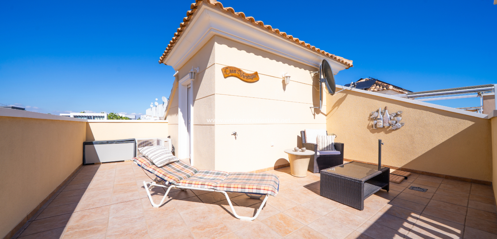 Resale - Detached - Urb. La Marina