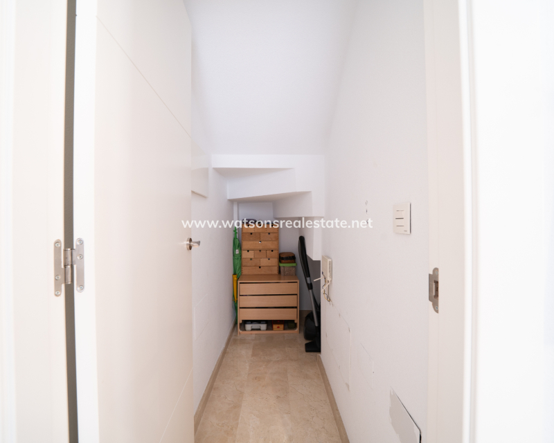 Resale - Detached - Urb. La Marina