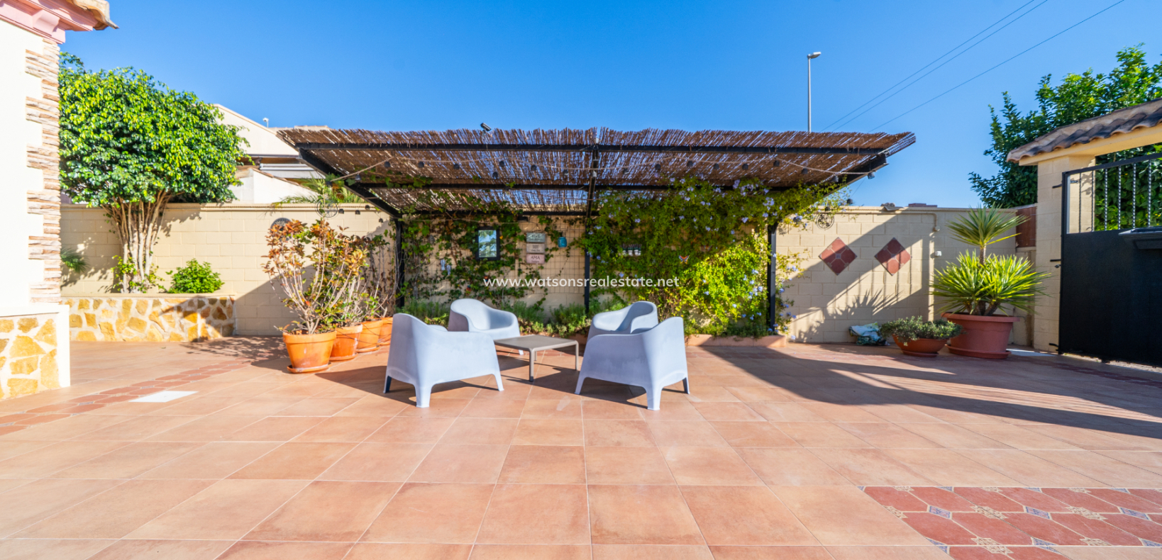 Resale - Detached - Urb. La Marina