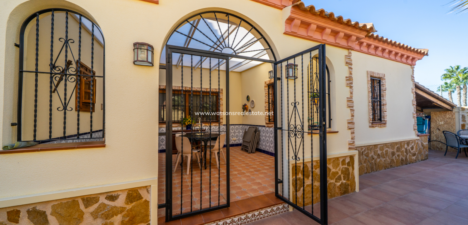Resale - Detached - Urb. La Marina