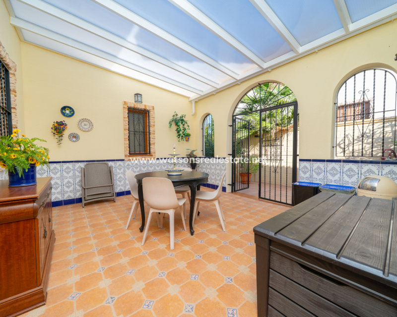 Resale - Detached - Urb. La Marina
