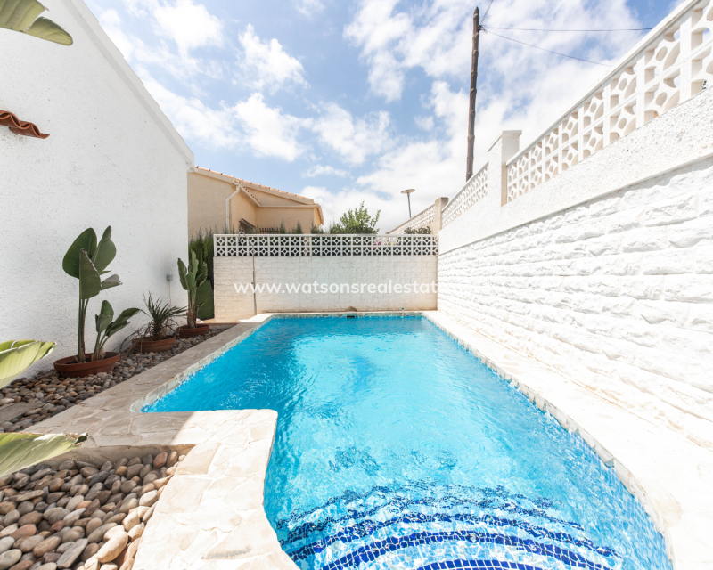Resale - Detached - Urb. La Marina