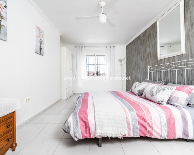 Resale - Detached - Urb. La Marina