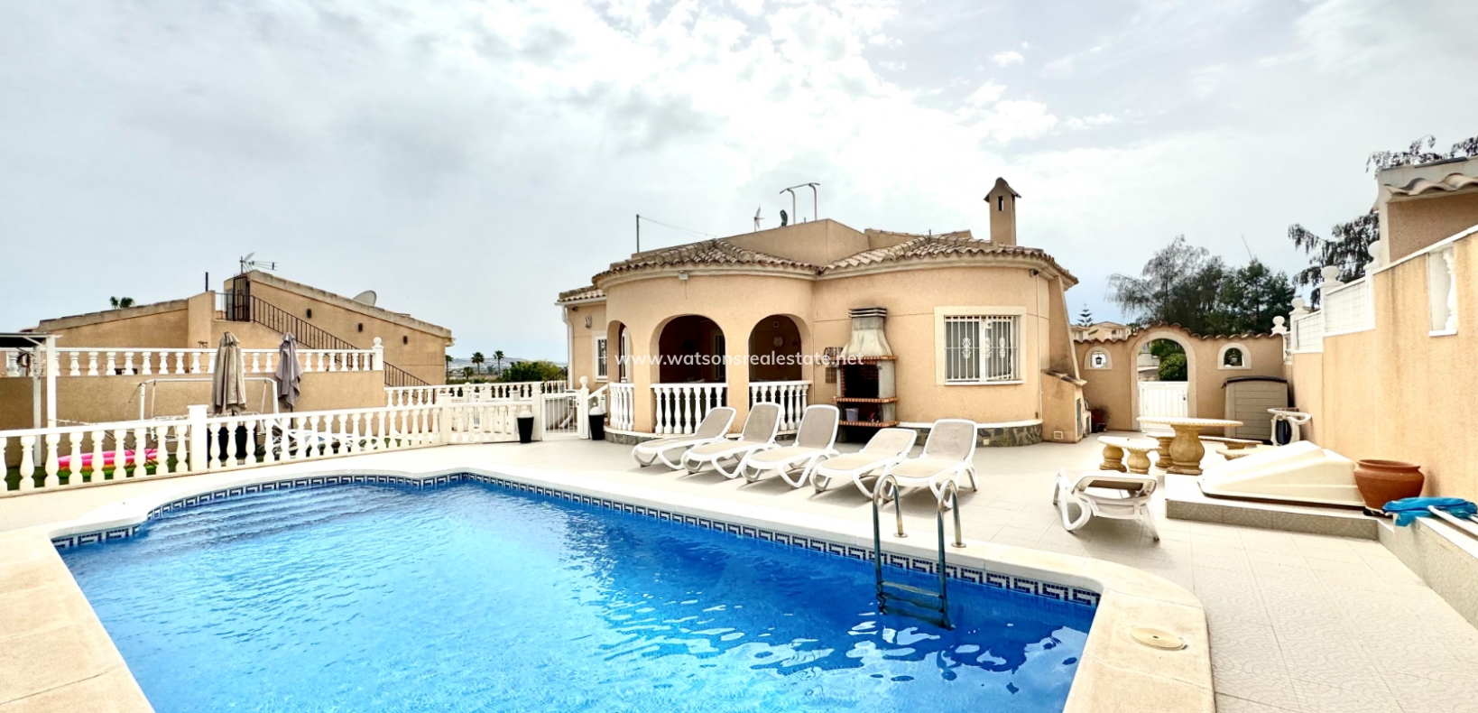 Resale - Detached - Urb. La Marina