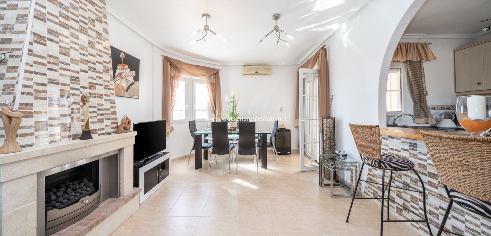 Resale - Detached - Urb. La Marina