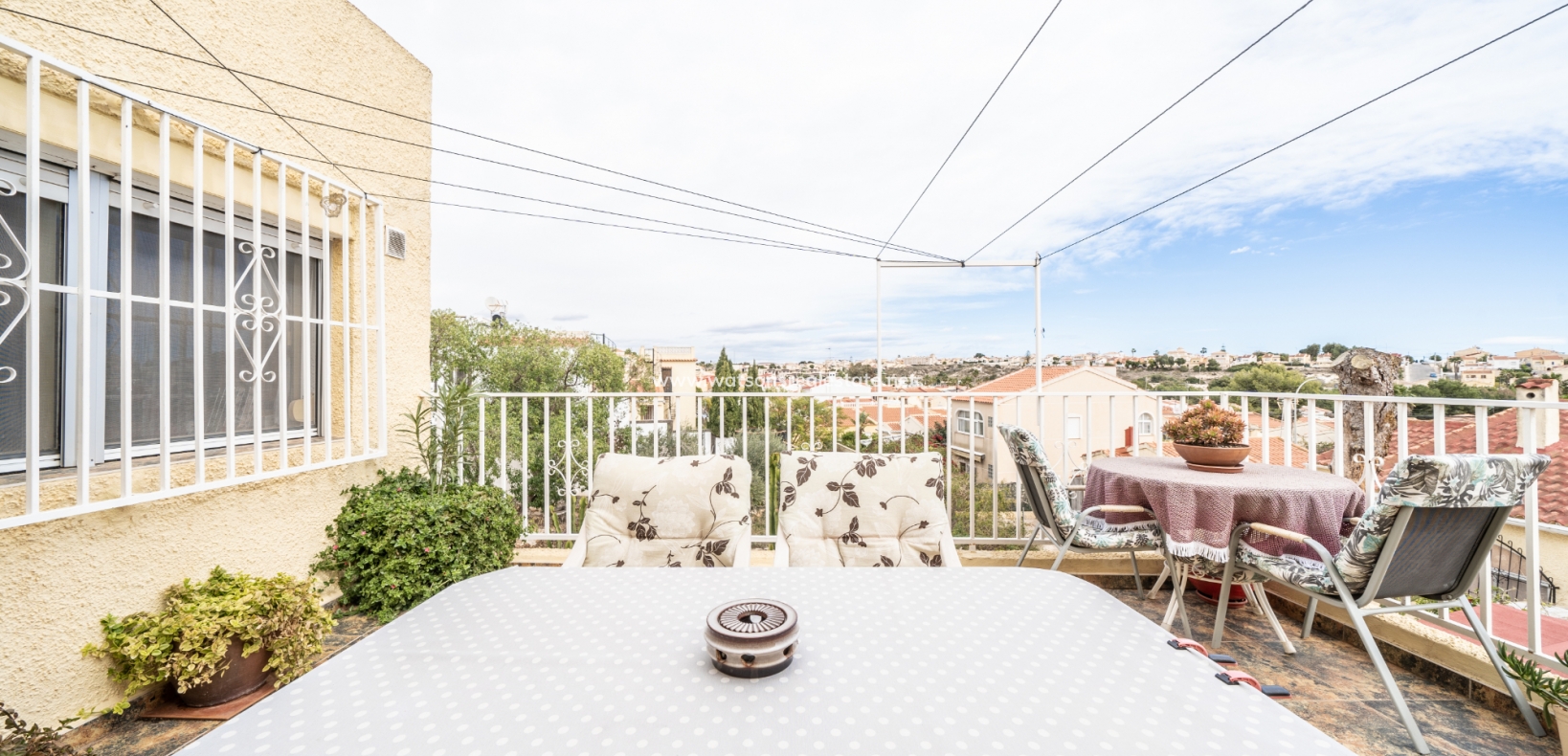 Resale - Detached - Urb. La Marina