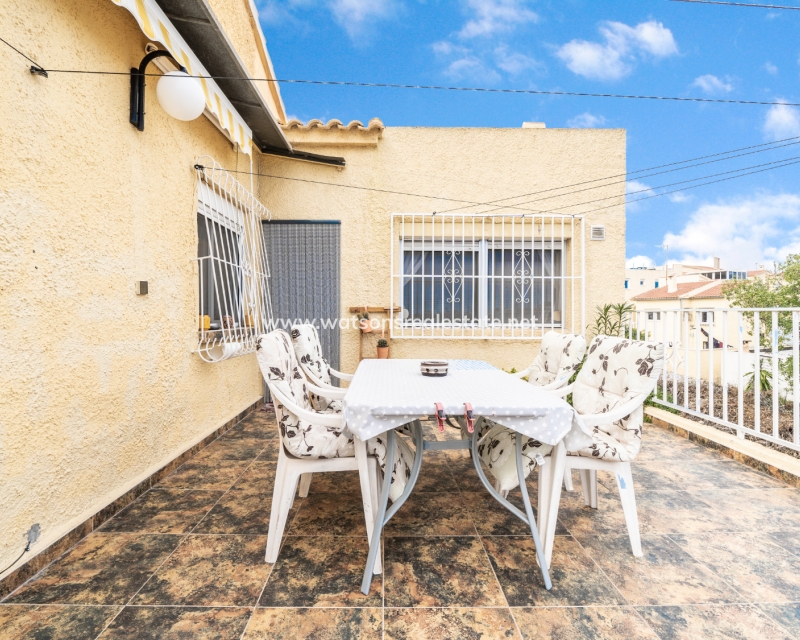 Resale - Detached - Urb. La Marina