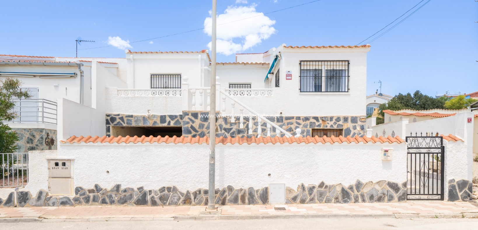 Resale - Detached - Urb. La Marina