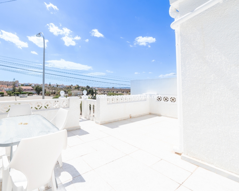 Resale - Detached - Urb. La Marina