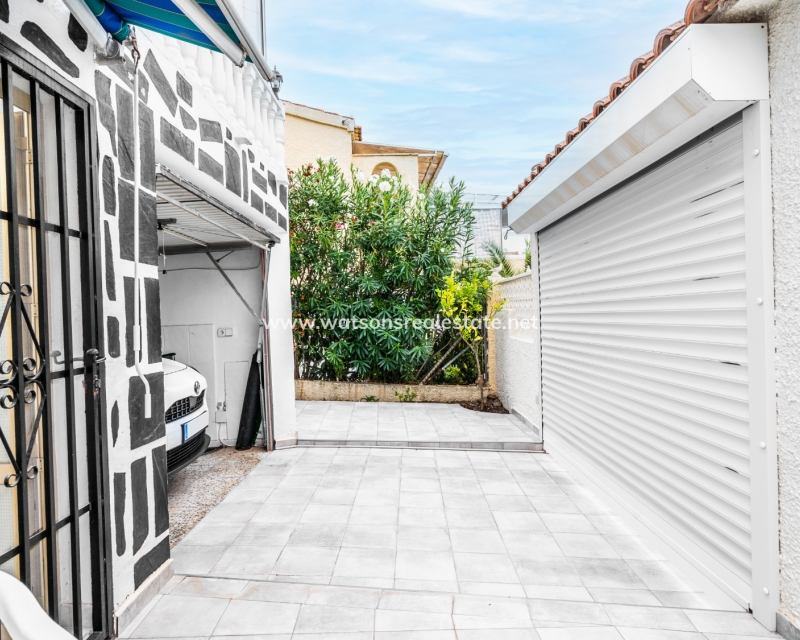 Resale - Detached - Urb. La Marina