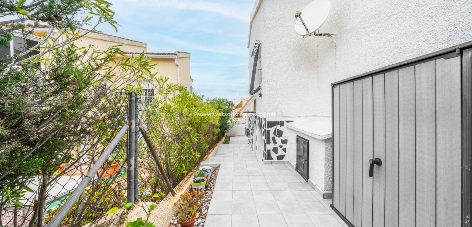 Resale - Detached - Urb. La Marina