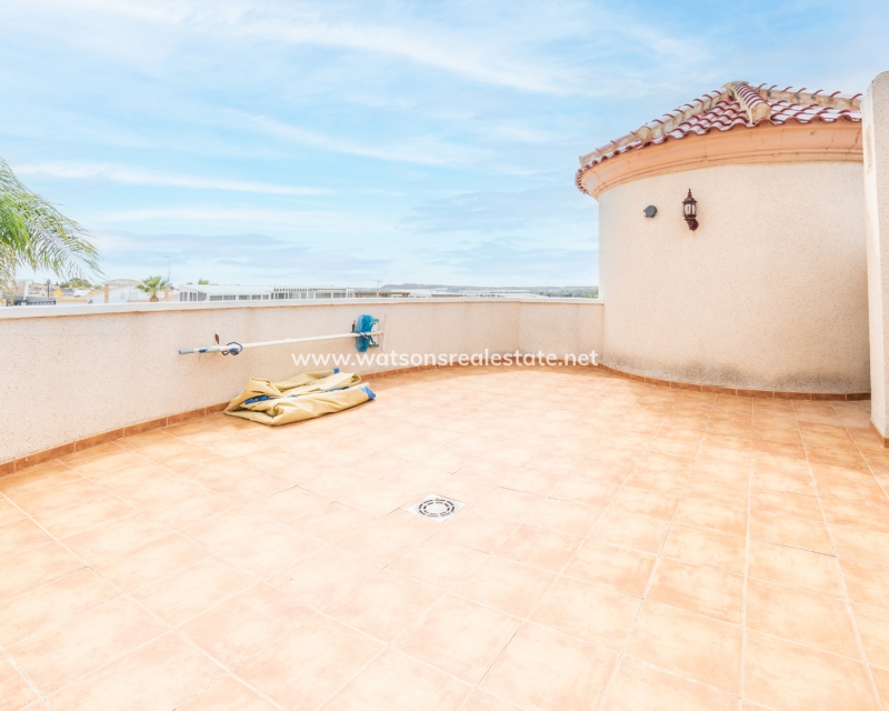 Resale - Detached - Urb. La Marina