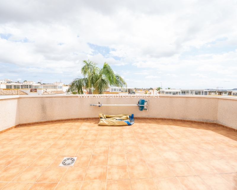 Resale - Detached - Urb. La Marina