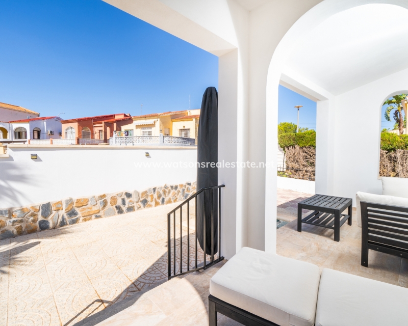 Resale - Detached - Urb. La Marina