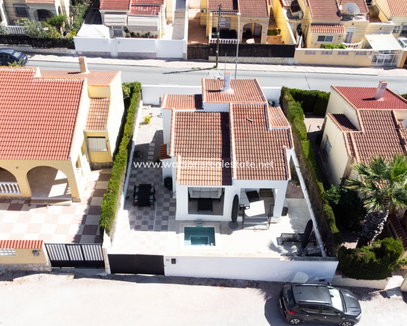 Resale - Detached - Urb. La Marina