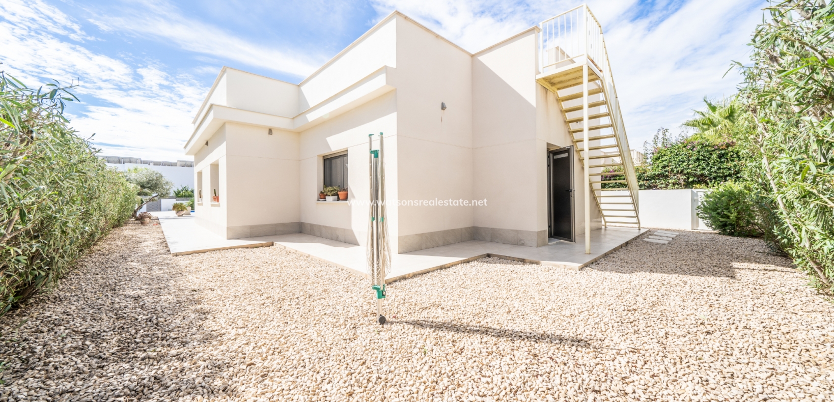 Resale - Detached - Urb. La Marina