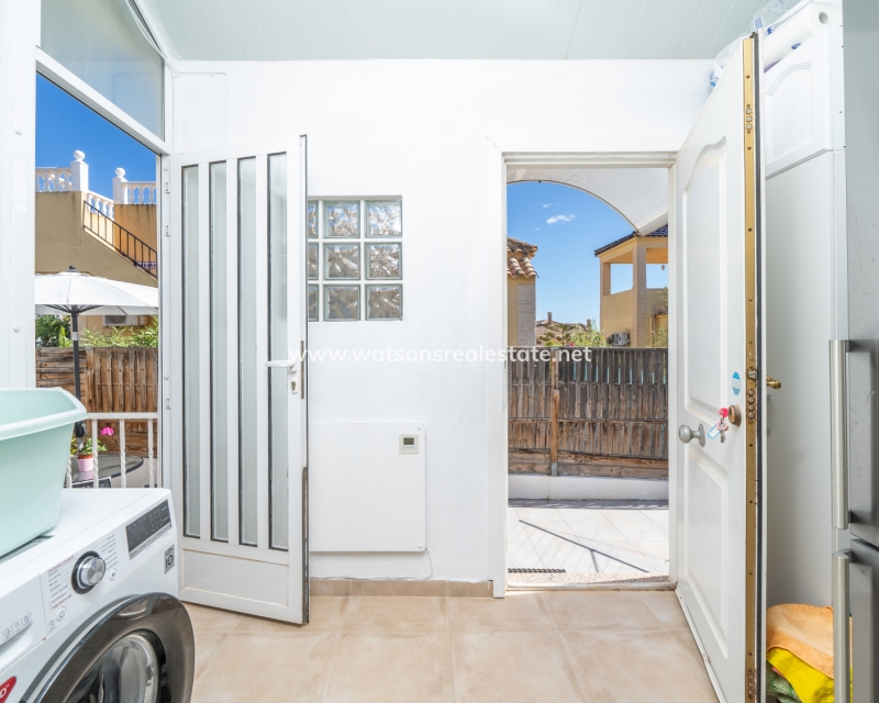 Resale - Detached - Urb. La Marina