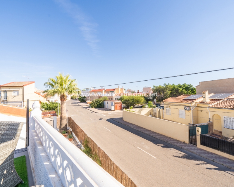 Resale - Detached - Urb. La Marina