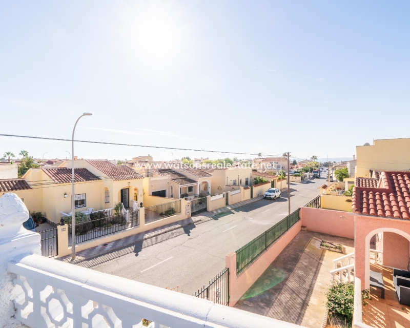 Resale - Detached - Urb. La Marina