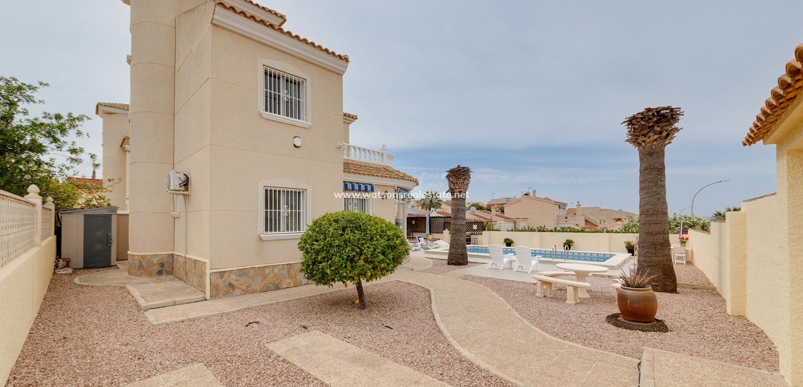 Resale - Detached - Urb. La Marina