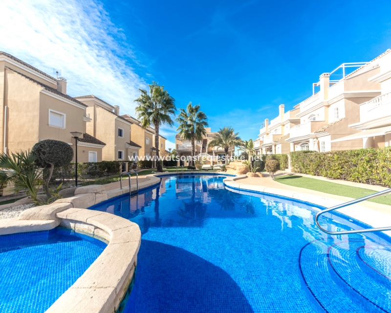 Resale - Detached - Urb. La Marina