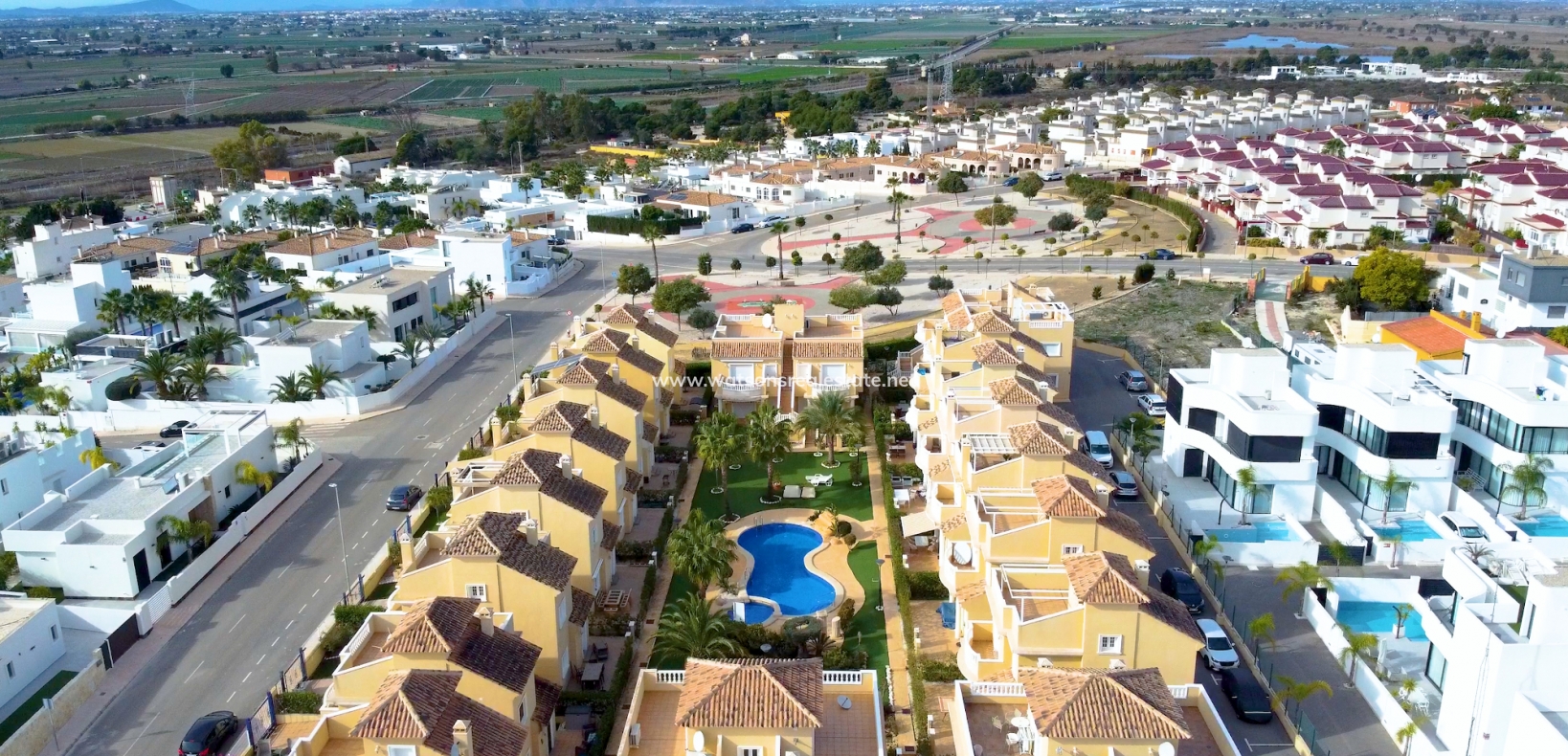 Resale - Detached - Urb. La Marina