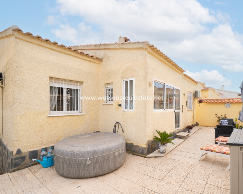 Resale - Detached - Urb. La Marina