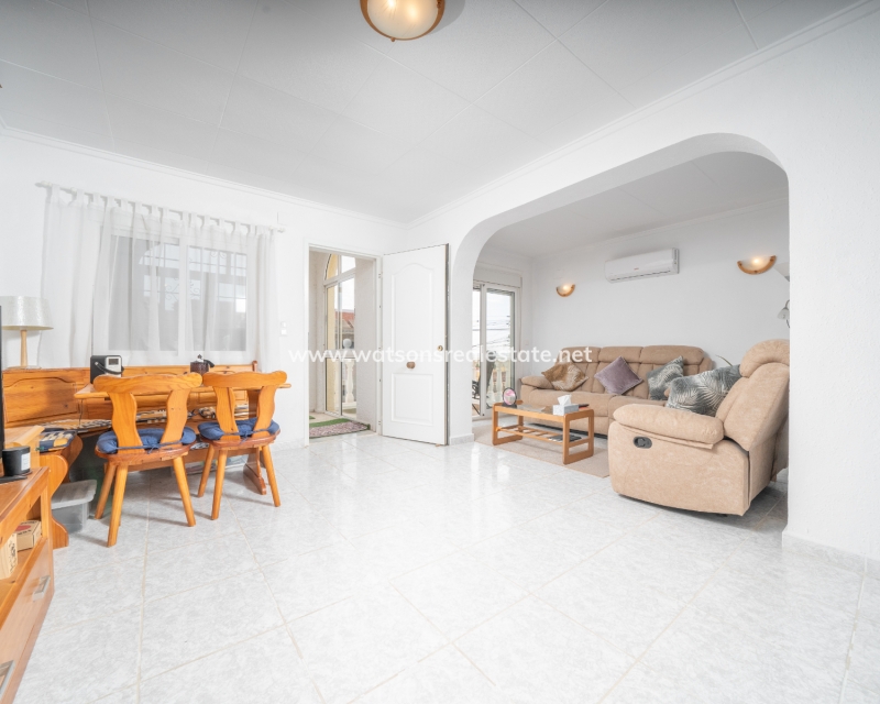 Resale - Detached - Urb. La Marina