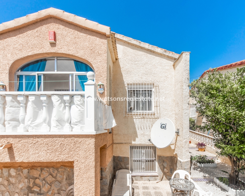 Resale - Detached - Urb. La Marina