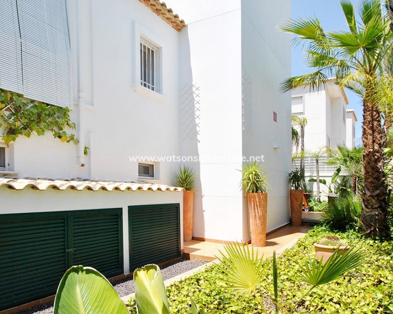 Resale - Detached - Urb. La Marina